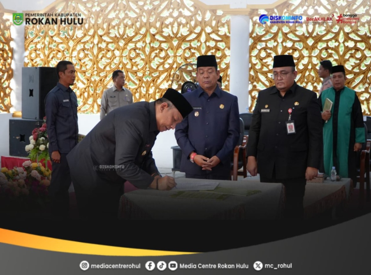 Bupati Anton Lantik Pejabat Eselon II dan III,Perkuat Kinerja OPD di Pemkab Rokan Hulu