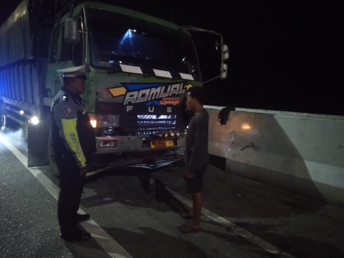 Patroli Malam Sat PJR Tol Permai: Tertibkan Kendaraan di Bahu Jalan, Jaga Keselamatan Pengguna Tol