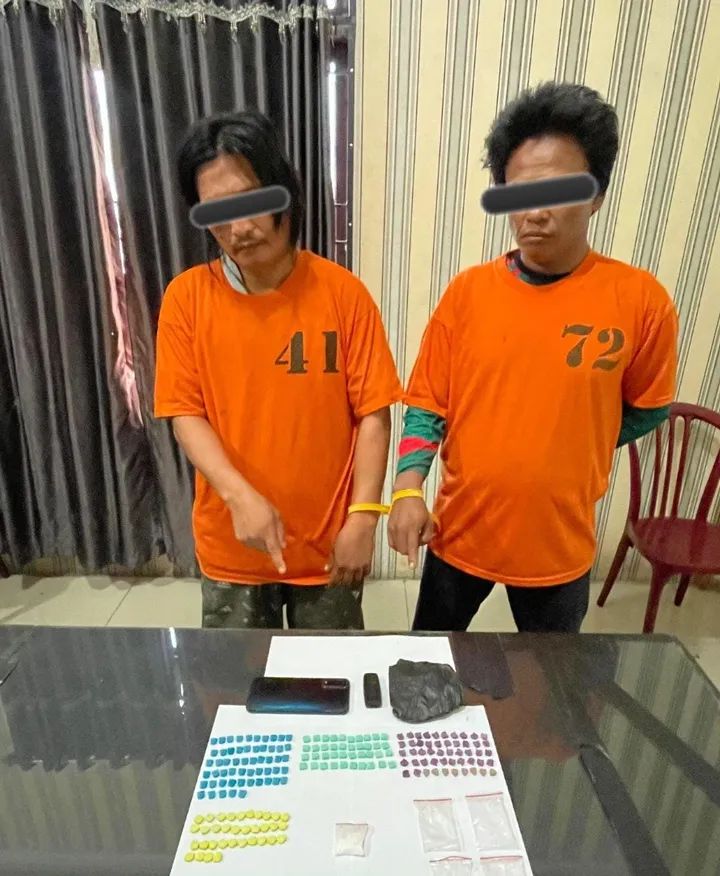 Dua Pria Asal Medan di Bekuk Sat Narkoba Polres Karo Saat Transaksi  Ratusan Butir Ekstasi dan Sabu-Sabu 