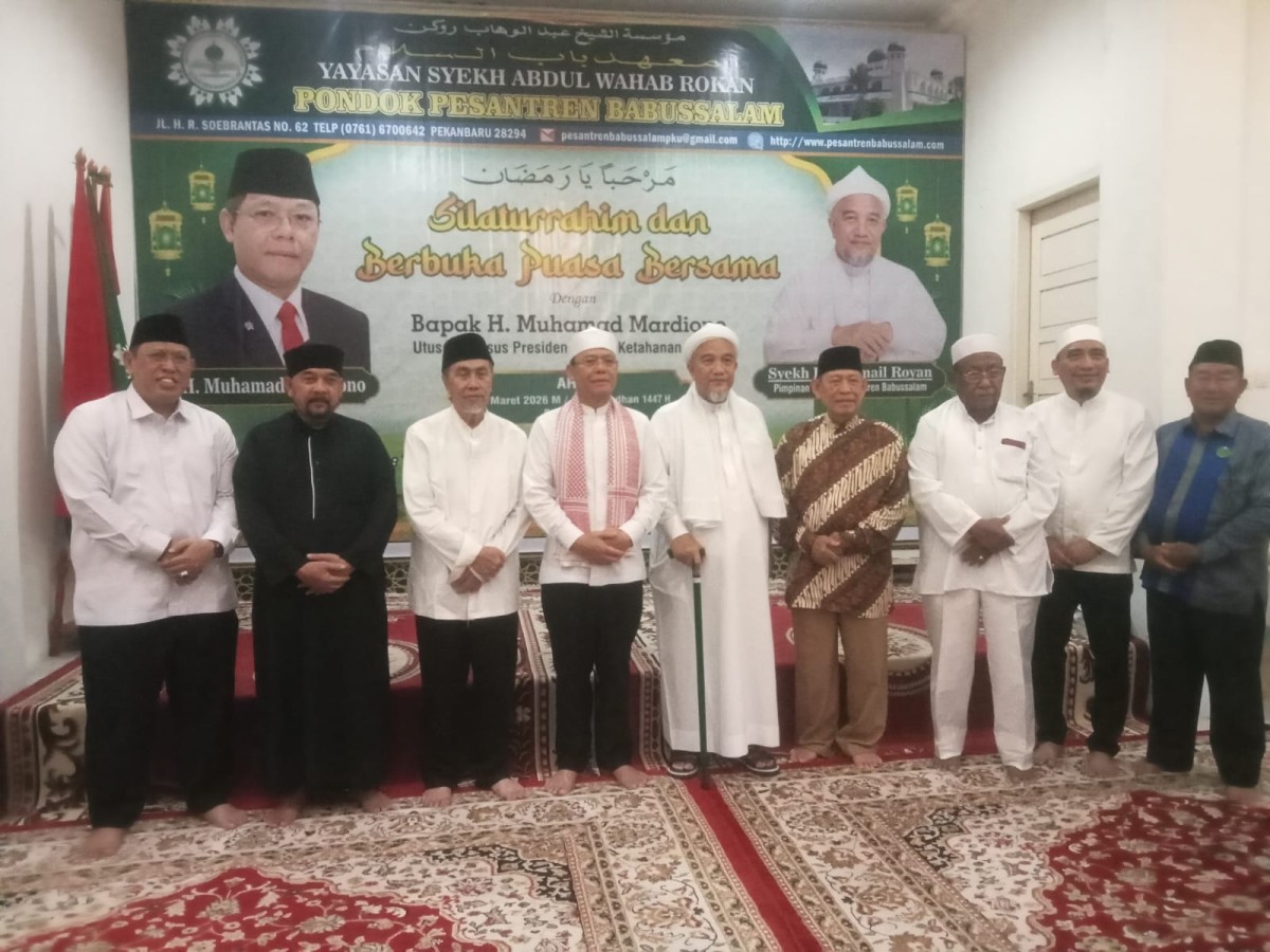 KH. Muhammad Mursyid, Dinobatkan Sebagai Tokoh Pendidikan Pengabdian Se umur hidup Propinsi Riau