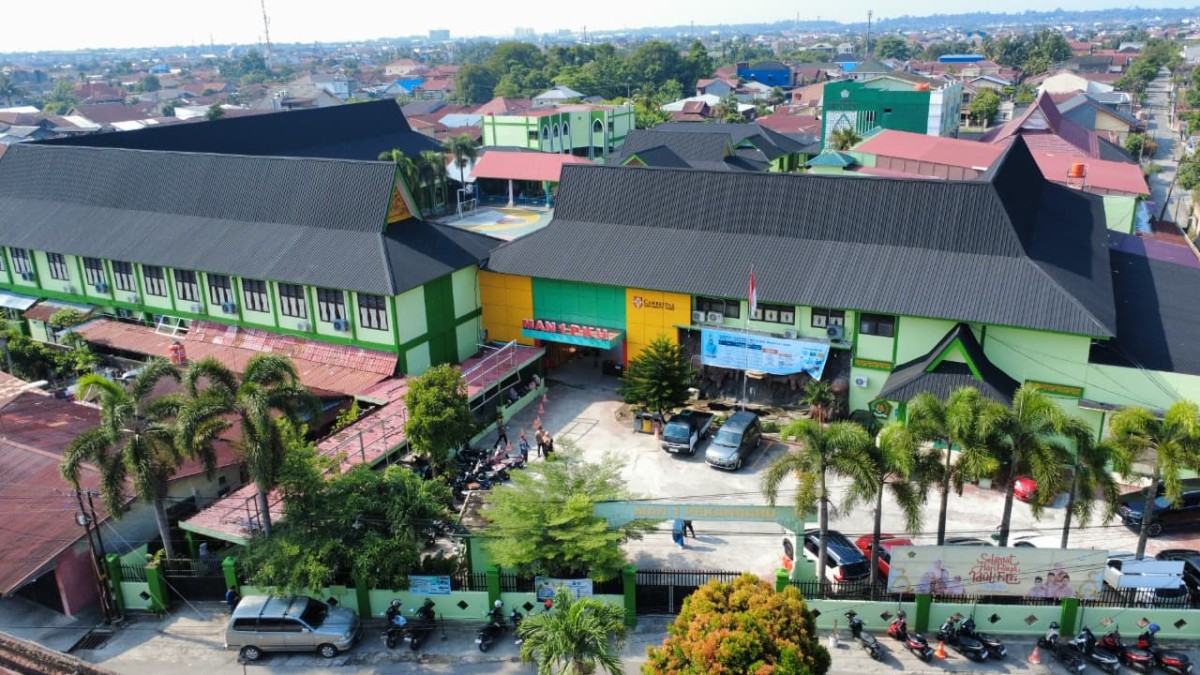 Madrasah Penuh Inovasi, MAN 1 Pekanbaru Cetak Rekor Tertinggi Kelulusan SNBT di Riau.