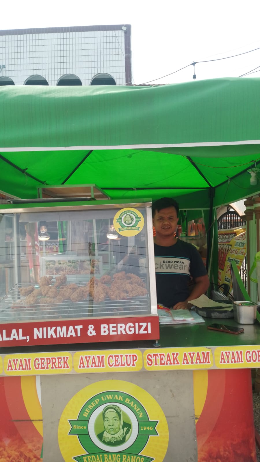 Level Nongkrong Naik Lagi !!  Teh Telor Malimpah Ujung Batu Resmi Luncurkan “Ayam Geprek Has Racikan Koki Bandung.