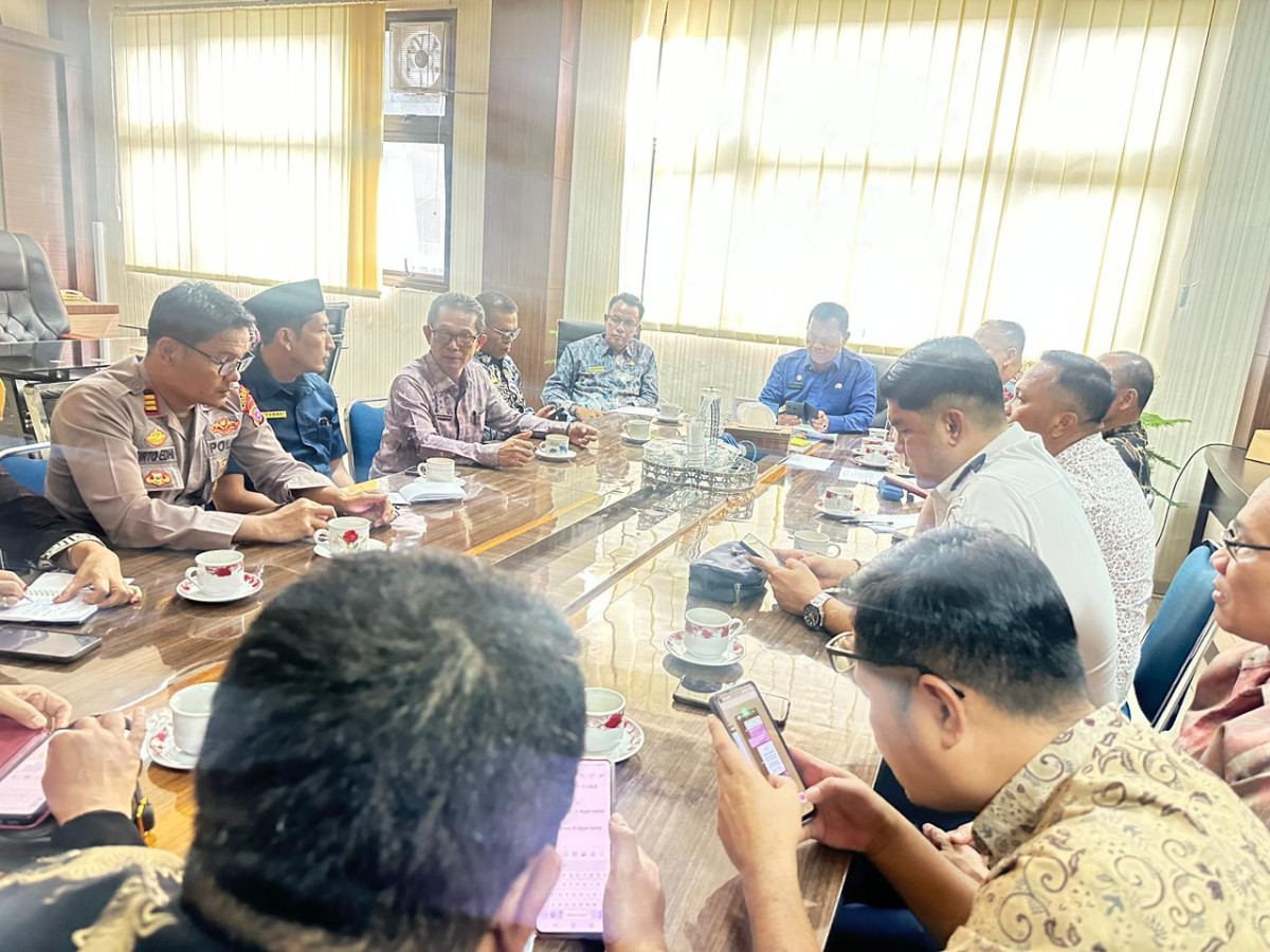 Sekda Yudesri Pimpin Rapat Persiapan Kejurda Karate Piala Gubernur di Pasaman: Diharapkan Mampu Menghidupkan UMKM