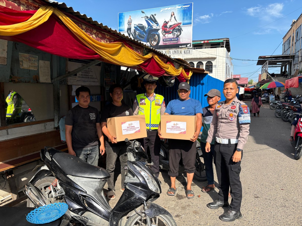 Menjangkau Hingga Pelosok Negeri, Polantas Riau Salurkan 5.357 Paket Bansos dan Hadir Membawa Harapan untuk Masyarakat
