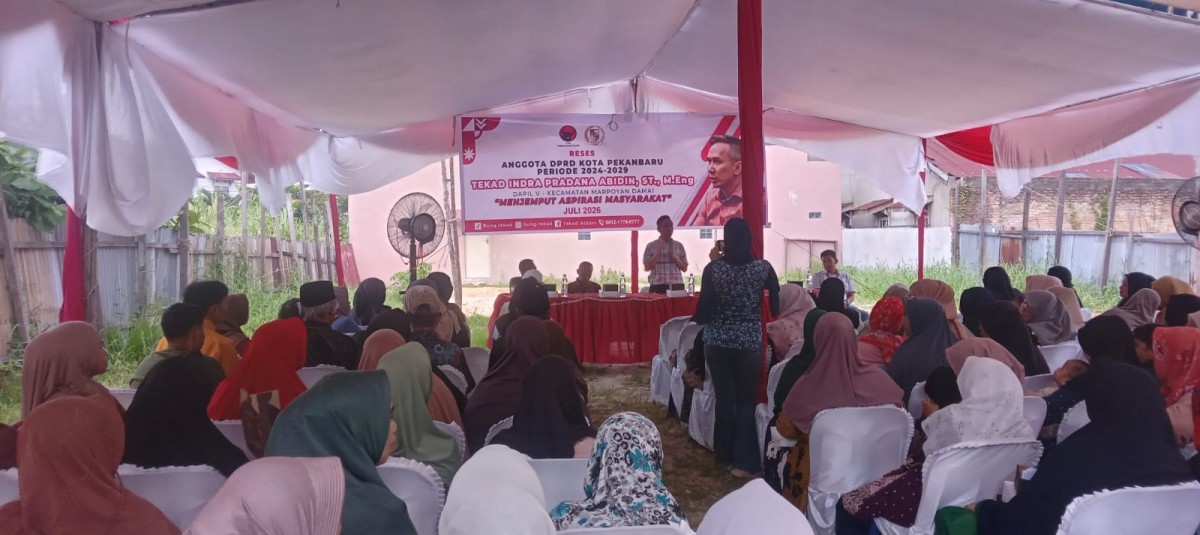 Reses DPRD Pekanbaru, Warga Sampaikan Keluhan Pendidikan dan BPJS kepada Tekad Indra Perdana Abidin