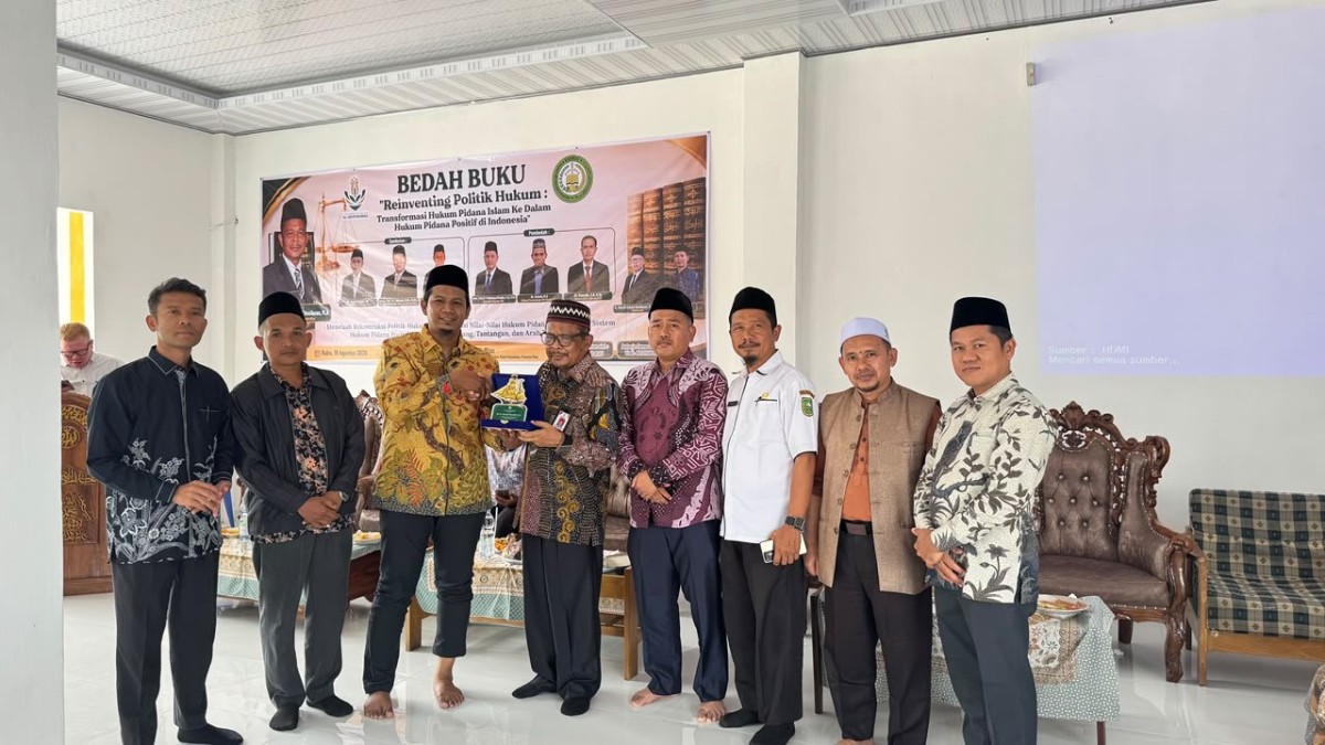 UI Alkifayah dan KAMUS Riau Bedah Buku Transformasi Hukum Pidana Islam Karya Ahmad Supardi