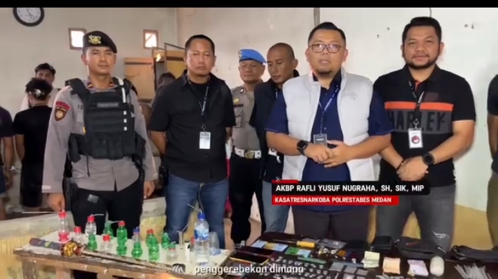 Kasat Narkoba Polrestabes Medan Pimpin Langsung Penggrebekan Sarang Narkoba Di Jalan PWI Percut Sei Tuan 