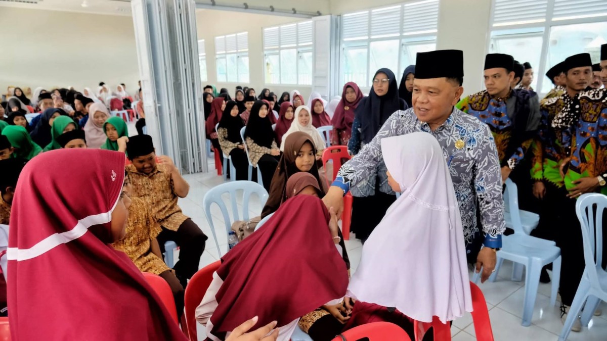 Buka Olimpiade Madrasah, Bupati Meranti Janji Bantu Bangun Halaman MTsN
