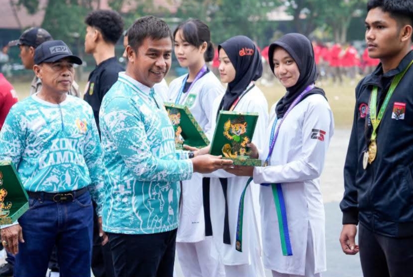 Peringatan Haornas ke-43 di Kampar, Atlet dan Pelatih Berprestasi Diganjar Penghargaan