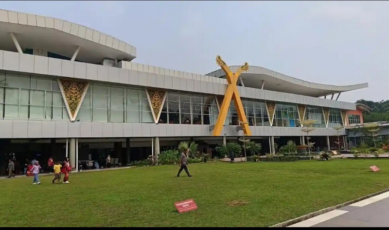 Jarak Pandang Terbatas, Dua Penerbangan di Bandara SSK II Pekanbaru Tertunda 