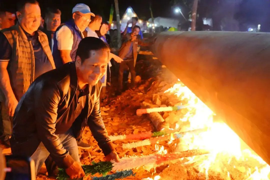 Pelayuran Jalur Cahaya Baru, Plt Bupati Kuansing Apresiasi Pelestarian Budaya Pacu Jalur